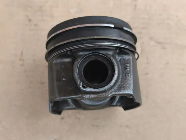 Piston OEM Ford Mondeo MK5 2.0 TDCI T7CN image 3