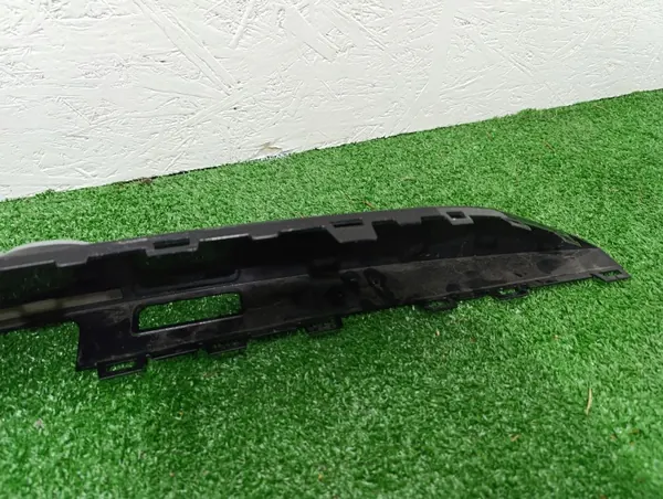 Audi Q8 Bakluckelist OEM 4M8853236 K&B image 7