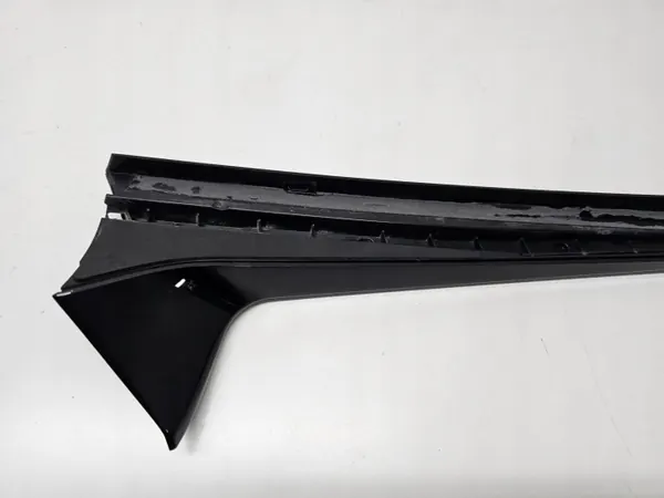 OEM 5H9827939B Linker Kofferklepspoiler VW Golf 8 image 4