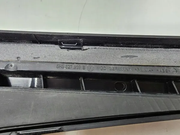 OEM 5H9827939B Linker Kofferklepspoiler VW Golf 8 image 6