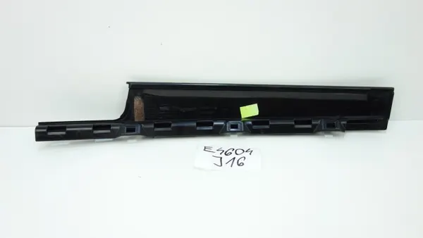 Nedre Sidolist Vänster Fram OEM 5F3837901A image 4