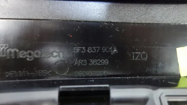 Nedre Sidolist Vänster Fram OEM 5F3837901A image 5