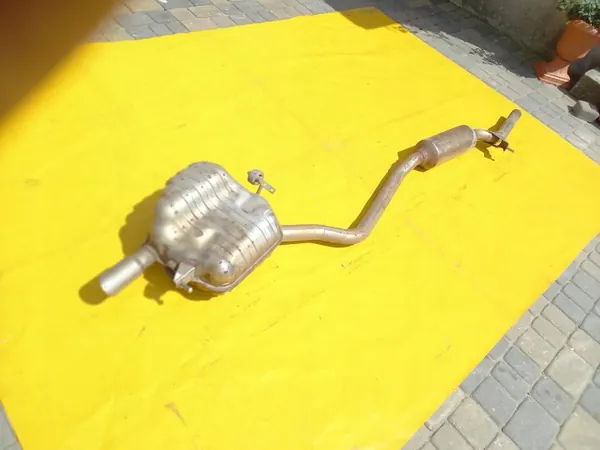Gebrauchter Audi OE 8K0253611H Mittel-Endschalldämpfer image 2