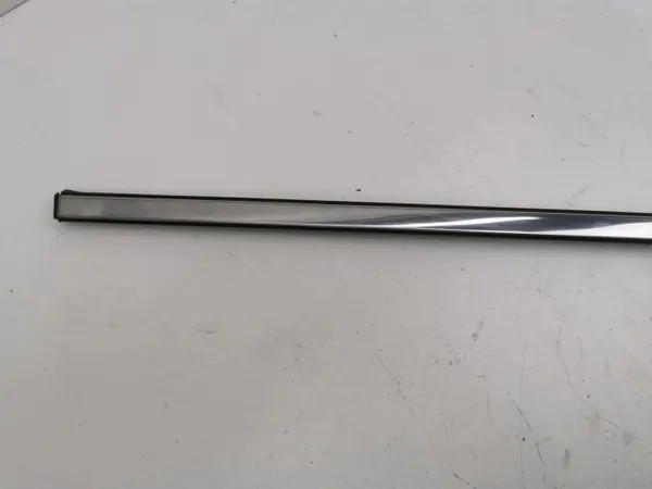 Chrysler OE AMD126526 Zijruitlijst image 3