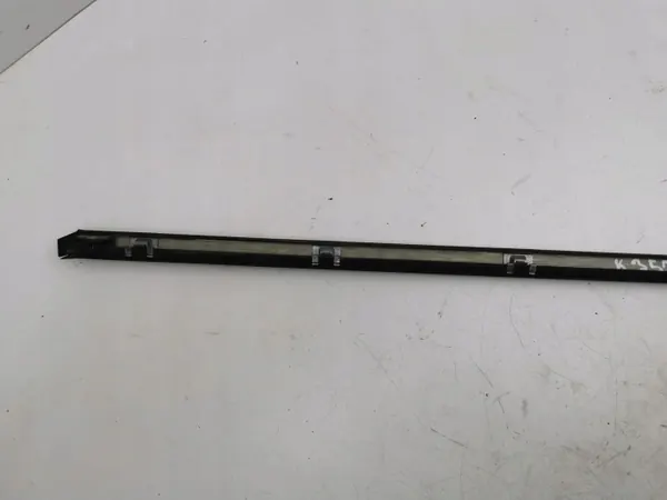 Chrysler OE AMD126526 Zijruitlijst image 4
