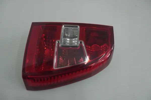 LÁMPARA TRASERA DERECHA KIA SPORTAGE II LIFT 2010 92402-03000 image 2