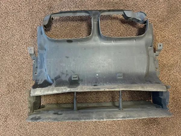 BMW Tuulettimen Kotelo OEM 7094821 3-sarja E46 image 2