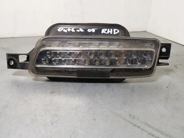 Luz de marcha atrás Subaru Outback OEM FBZ15640 - Usado image 2