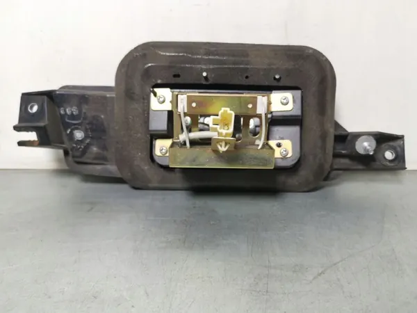 Luz de marcha atrás Subaru Outback OEM FBZ15640 - Usado image 4