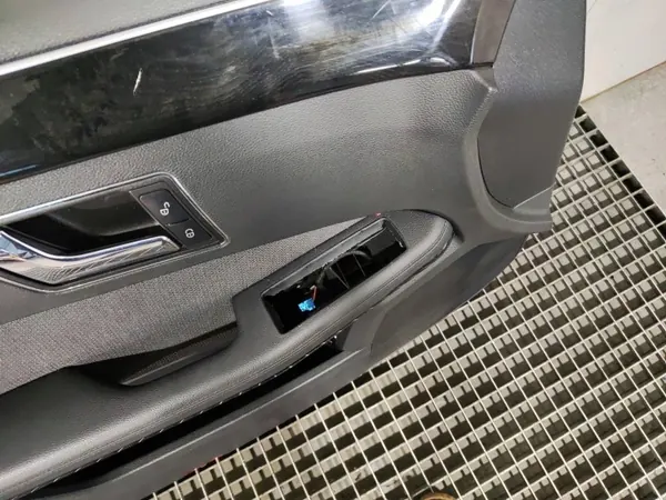 Dörrpanel OEM AOP45929 Vänster Fram Förare image 4