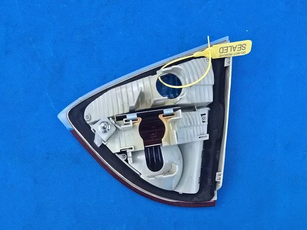 Luz trasera izquierda BMW 3 E91 Original 7160063 image 2
