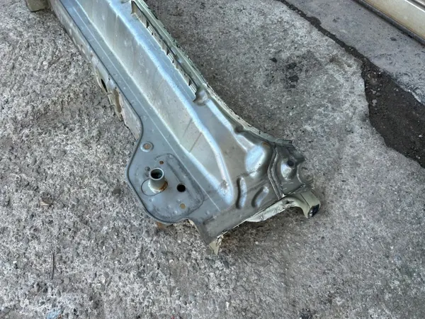 KIA CARENS IV 1.7CRDI -13 PAS TYŁ - Käytetty OEM-osa image 3