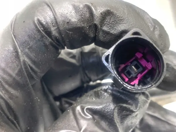 Oljefilterhållare OEM 059971379 för Audi A5 8T 3.0 image 5