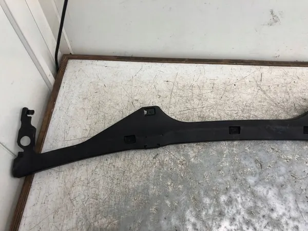 MERCEDES C-KLASA W205 COUPE FÖNSTERLIST A2058690007 image 2