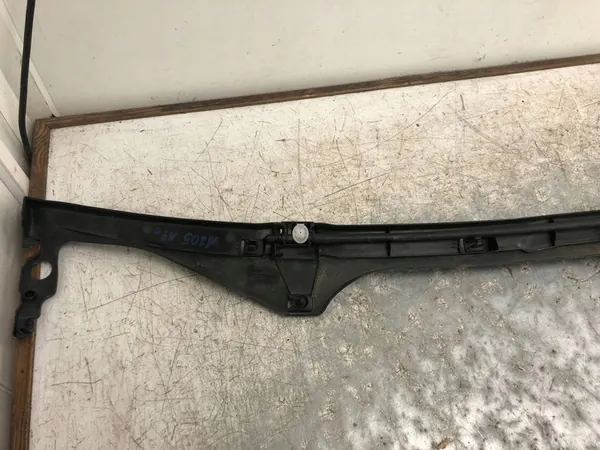 MERCEDES C-KLASA W205 COUPE FÖNSTERLIST A2058690007 image 4