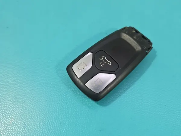 Keyless sleutel Audi A4 B9 4M0959754CC image 3
