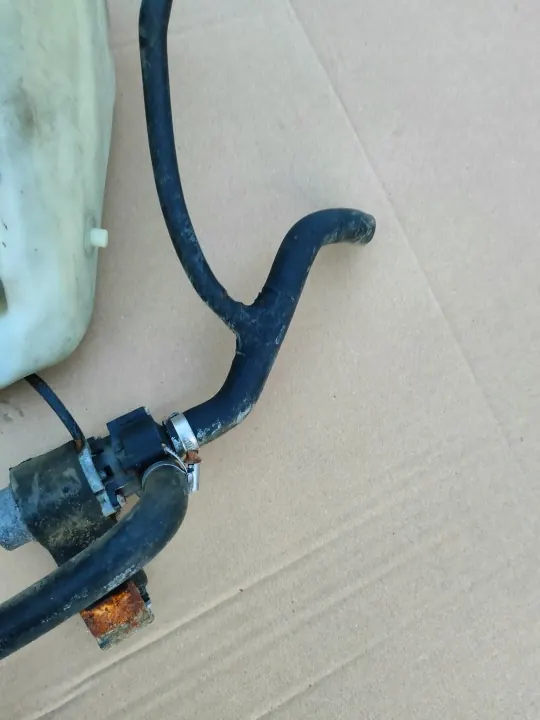 Verwarmde ruitenwisservloeistofreservoir OEM ZBIORNICZEK PŁYNU SPRYSKIWACZY PODGRZEWANY MERCEDES W124 image 7
