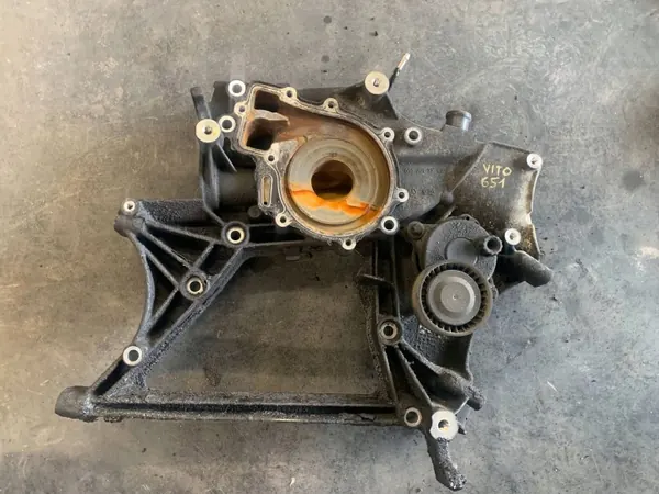 Carcaça da Bomba de Água OEM A6512011509 para Vito W639 image 2