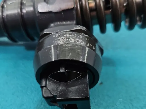 Brandstofinjector 1.9 TDI Ford Galaxy Mk1 OEM 0414720038 image 3