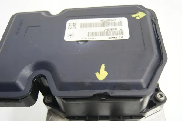 ABS-rempomp Jeep Grand Cherokee Dodge Durango 2018 OEM image 7