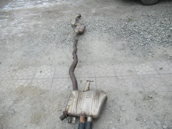 BMW F10 F11 Uitlaat Demper OEM 8570096 7807110 image 2