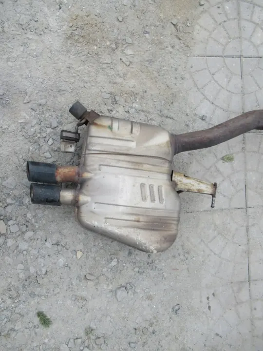 BMW F10 F11 Uitlaat Demper OEM 8570096 7807110 image 3
