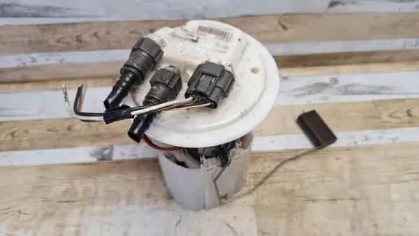 Bränslepump OEM 7610283AA för Renault Megane III Coupé image 4