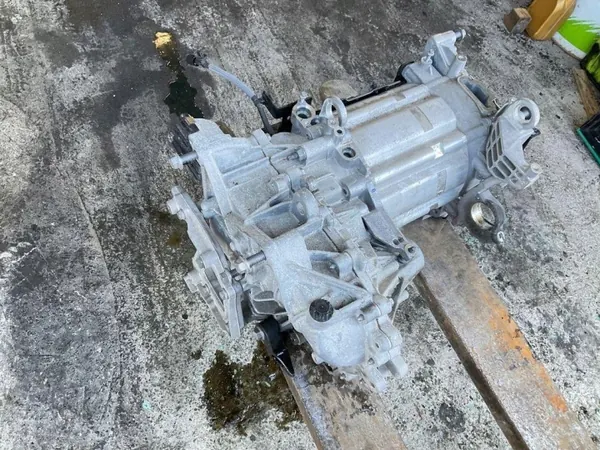 Moteur de pompe lave-glace OEM 70163570 pour Citroën C4 III image 3