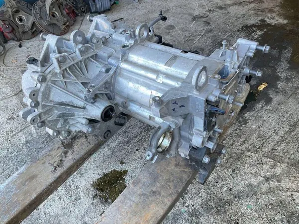 Moteur de pompe lave-glace OEM 70163570 pour Citroën C4 III image 4
