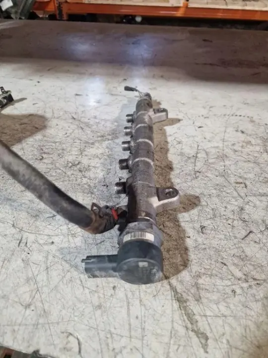 Rail d'injection KIA SPORTAGE (SL) 314022F600 1.7L diesel image 3