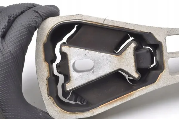 VOLVO XC90 II Moottorin Kiinnike 2.0 D5 31480664 image 3