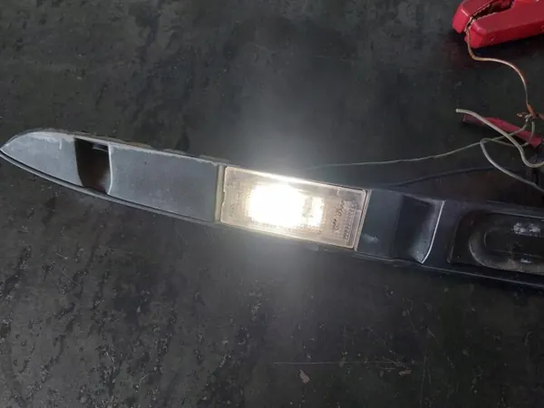 OEM 7056131 Tira Luminosa Maletero BMW E46 Sedán image 3