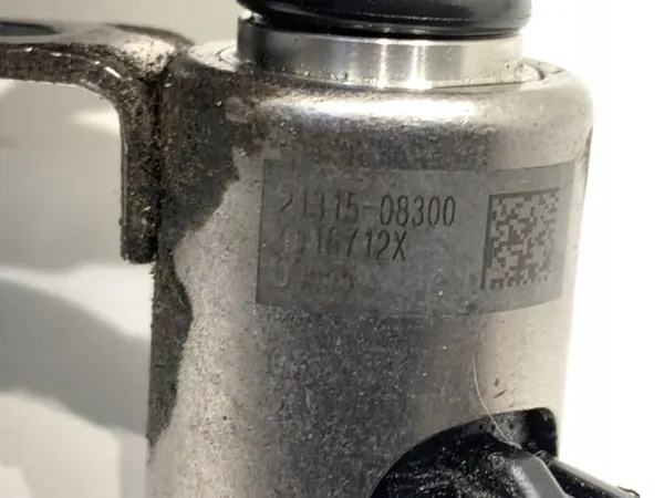 Válvula de aceite OEM 21315-08300 para Kia Ceed - Usado image 5