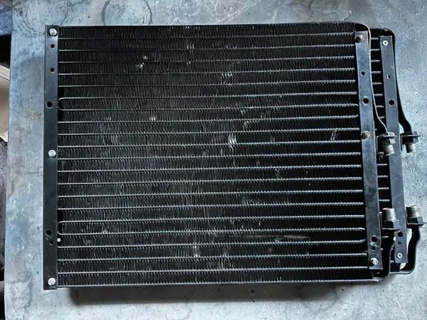 OEM CHŁODNICA KLIMATYZACJI SKRAPLACZ IVECO STRALIS 420 10.300 2012 ROK image 3