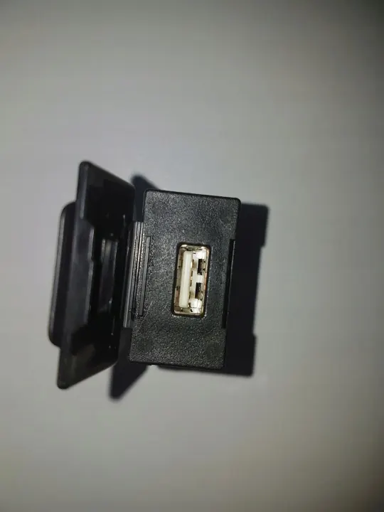 Tomada USB Mitsubishi Outlander OEM 8718A007 image 8