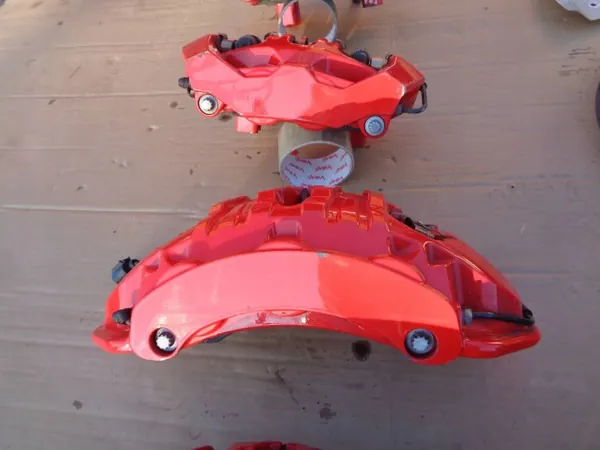 Conjunto de discos e pinças OEM 04550200 - Porsche Taycan image 3