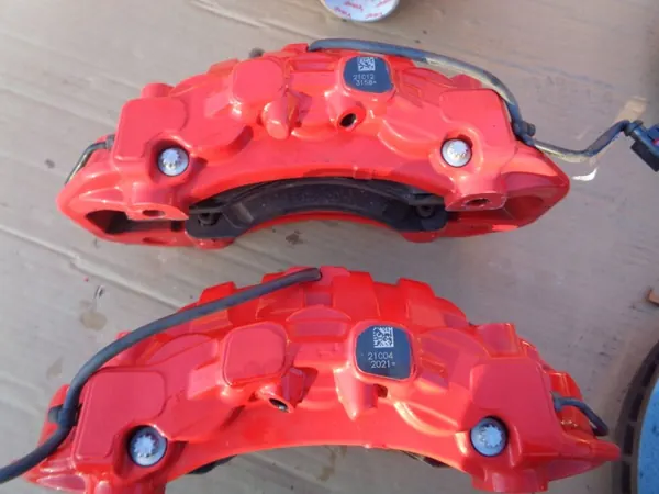 Conjunto de discos e pinças OEM 04550200 - Porsche Taycan image 8