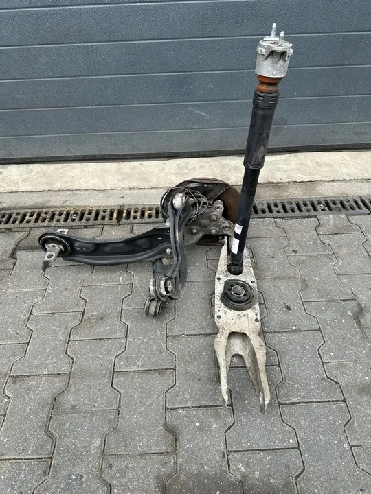 Right Rear Knuckle, Mercedes B W246 M image 10