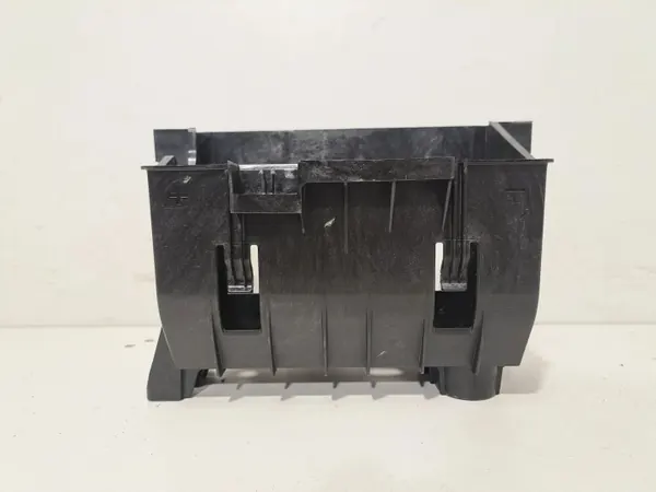 BMW XM Varaumapyörän kiinnike OEM 9433960 - Käytetty image 3