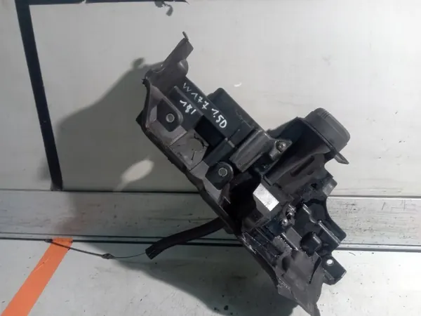 Mercedes Öl-Einfüllstutzen OEM A6080760700 - Gebraucht image 2