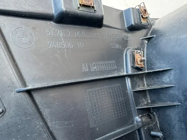 BMW OE 51717059379 wheel arch image 7