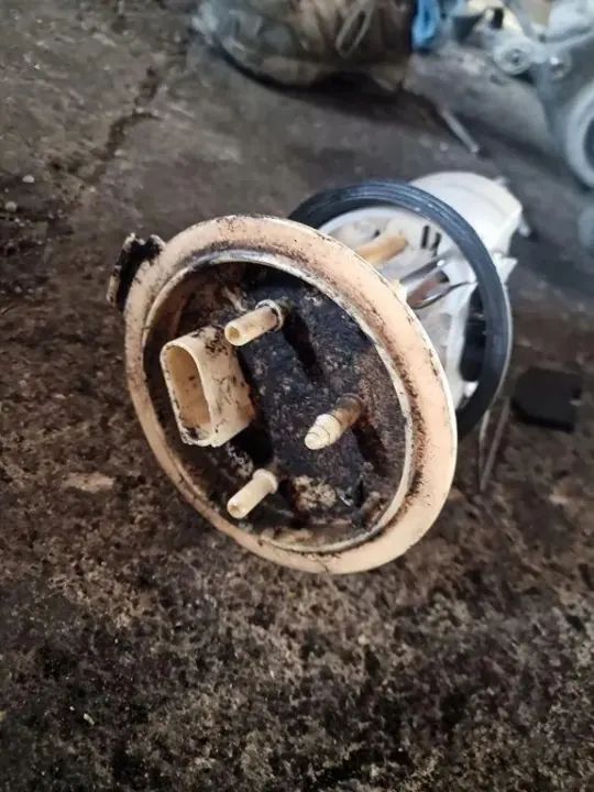 Polttoainepumppu OEM 3AA91000B VW Passat B7 Alltrackille image 3