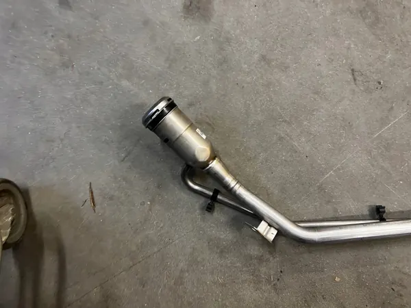 Bränslefyllningsrör OEM LX61-9032-AC för Ford Kuga image 3