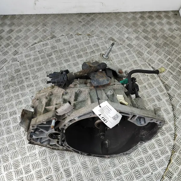 Dacia Duster Gearbox 2018 OEM TL8B004 image 5