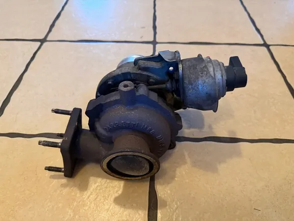 Turbo Volvo S60 V60 Original 31331331 image 3