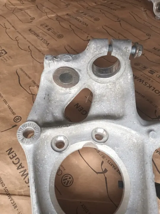 Audi A5 8T Framaxel Vänster Nav OEM 4g0407241d image 7