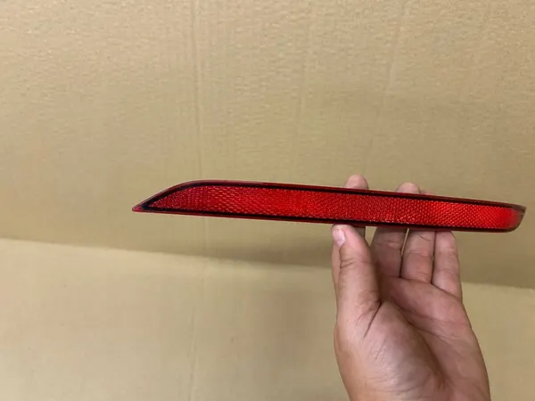 VW GOLF VIII Vasemman Takapuskurin Heijastin OEM image 2