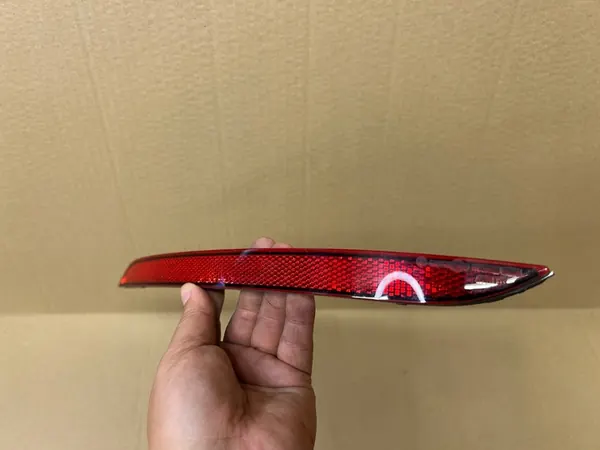 VW GOLF VIII Vasemman Takapuskurin Heijastin OEM image 3