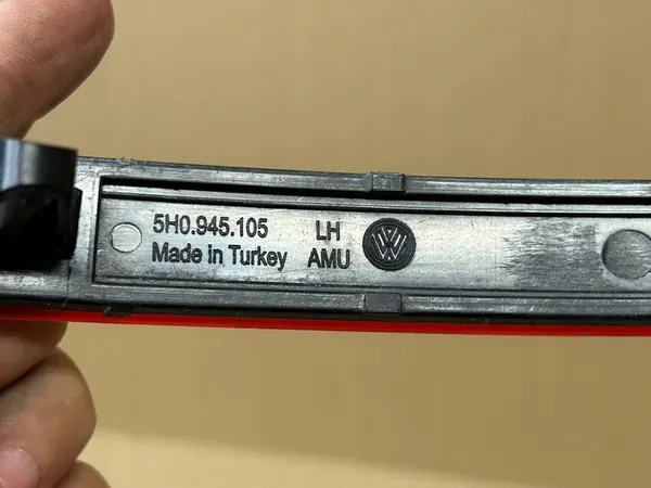 VW GOLF VIII Vasemman Takapuskurin Heijastin OEM image 6