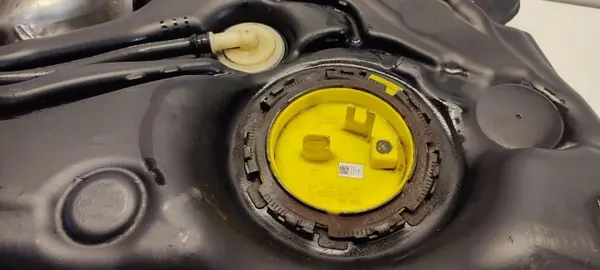 Skoda bränslepump OEM 1K0201022KR för Octavia II Scout image 4